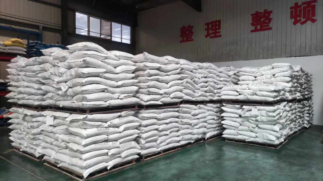 源頭采購 品質(zhì)先行：兩掛車純正魚粉入庫，續(xù)寫豬太子飼料品質(zhì)新篇章！